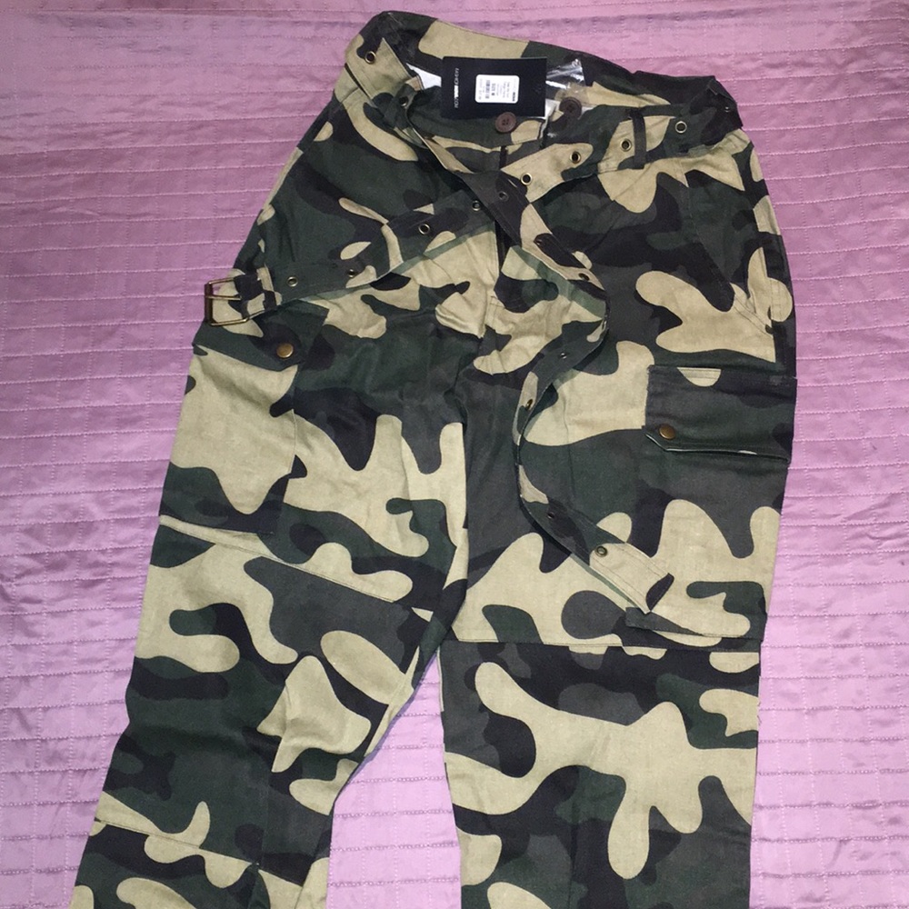 Camouflage Cargo Pants 💚